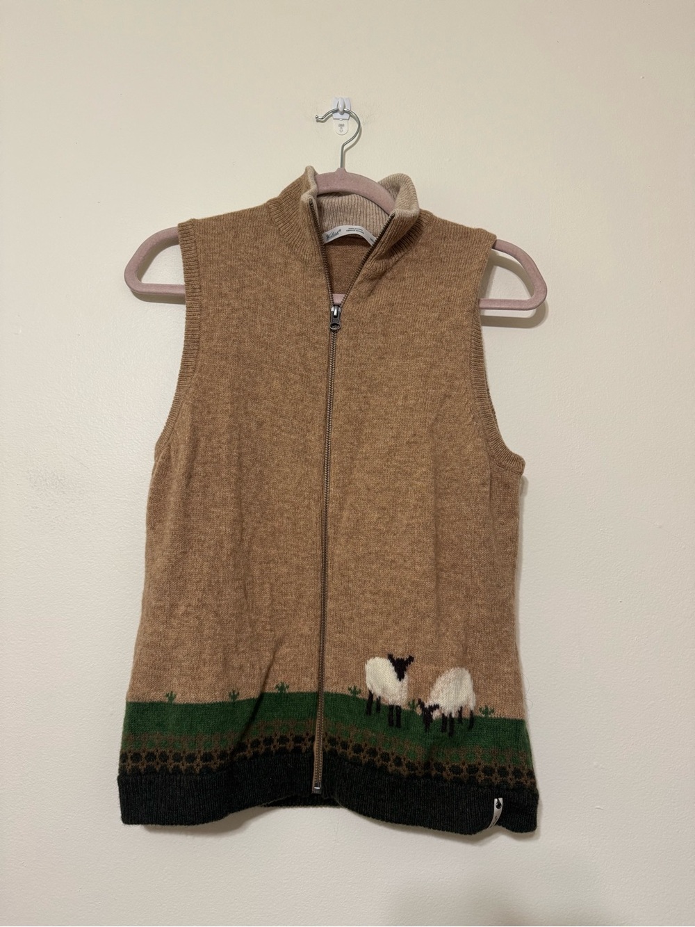 Woolrich sheep motif Zip Up Sweater vest